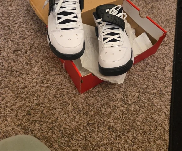 Nike Mens Air Force Max White Black Sneakers - Picture 2 of 9